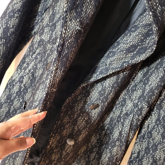 Piperlime Lace Overlay Trench Coat - Picture 4 of 7